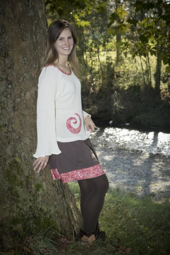 #Mode,#Broye,#Payerne,#VD,#Suisse,#C&GCantinPhoto,#Vaud,#Extérieur,#JeuneFille,#Fashion,#Girl,#PhotographeDeMode,#Fribourg,#Crocus,#JupeEtPull,#ShootingExterieur,